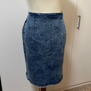 Vintage Denim Skirt * Size Large‎ *
